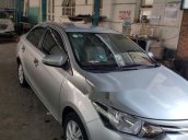 Cần bán gấp Toyota Vios sản xuất năm 2016, màu bạc chính chủ