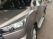 Cần bán lại xe Toyota Innova sản xuất năm 2017