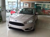 Ford An Đô bán Ford Focus 1.5 Ecoboost bản Trend Hatchback màu bạc giá tốt. L/H 0907782222