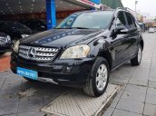 Cần bán gấp Mercedes đời 2006, màu đen