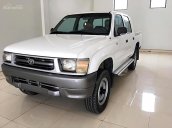 Bán Toyota Hilux đời 2000, màu trắng, nhập khẩu nguyên chiếc, giá 215tr