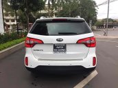 Cần bán Kia Sorento 2.4 GAT đời 2016, màu trắng xe gia đình, giá 760tr