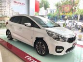 Bán xe Kia Rondo GATH năm sản xuất 2017, màu trắng giá cạnh tranh