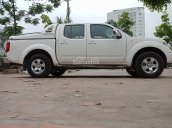 Cần bán gấp xe Nissan Navara 2.5AT 2015 (2 cầu), màu trắng