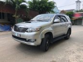 Cần bán lại xe Toyota Fortuner 2.4 G MT 2015, màu bạc, 866tr