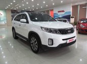 Bán xe Kia Sorento GATH 2.4AT sản xuất năm 2017, màu trắng