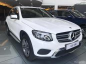 Bán xe Mercedes GLC 200 màu trắng, giá tốt, giao xe ngay