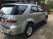 Bán xe Toyota Fortuner năm sản xuất 2010, màu bạc còn mới