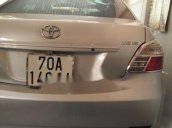 Cần bán xe Toyota Vios 2010, màu bạc, giá tốt