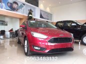 Bán xe Ford Focus Trend 4 cửa màu đỏ, hỗ trợ trả góp 80% tại Hà Nội