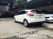 Bán Ford Focus Trend 5 cửa Ecoboost 1.5L năm sản xuất 2018, màu trắng hỗ trợ trả góp 80%