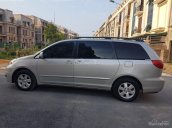 Cần bán xe Toyota Sienna LE sản xuất năm 2009, màu bạc, nhập khẩu nguyên chiếc