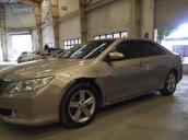 Bán xe Toyota Camry sản xuất năm 2013, màu bạc, giá tốt