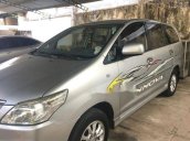 Cần bán xe Toyota Innova đời 2014, màu bạc chính chủ, giá tốt