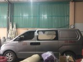 Bán Hyundai Starex năm sản xuất 2011, màu xám