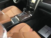 Cần bán xe Toyota Camry 2.5 Q đời 2018, màu đen, giá tốt