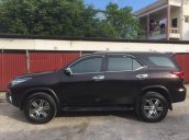 Bán xe Toyota Fortuner sản xuất 2017, màu đen xe gia đình