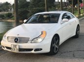 Cần bán lại xe Mercedes V6 đời 2005, màu trắng chính chủ, giá tốt