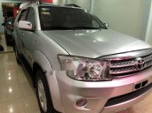 Cần bán lại xe Toyota Fortuner 2011, màu bạc, giá 665tr