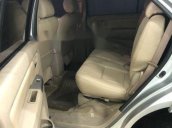 Cần bán lại xe Toyota Fortuner 2011, màu bạc, giá 665tr