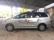 Cần bán xe Toyota Innova đời 2014, màu bạc chính chủ, giá tốt