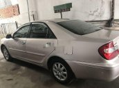 Bán xe Toyota Camry sản xuất 2002, màu bạc chính chủ, 300 triệu