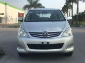 Bán xe Toyota Innova năm 2010, màu bạc, giá chỉ 275 triệu