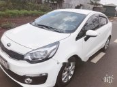 Cần bán gấp Kia Rio năm 2016, màu trắng