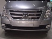 Bán xe Hyundai Starex 2.4 MT 6 chỗ, máy dầu, màu bạc, xe nhập giá tốt