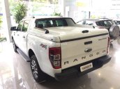 Cần bán xe Ford Ranger Wildtrak 3.2 sản xuất năm 2017, màu trắng, nhập khẩu, 925tr