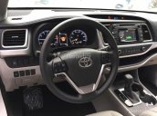 Cần bán xe Toyota Highlander sản xuất 2017, màu xanh lam, nhập khẩu