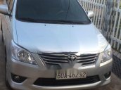 Cần bán Toyota Innova năm sản xuất 2013, màu bạc, giá tốt