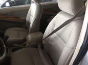 Cần bán Toyota Innova năm 2010, màu bạc