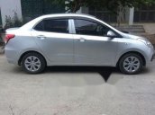 Cần bán gấp Hyundai Grand i10 sản xuất 2015, màu bạc  