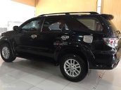 Salon bán Toyota Fortuner sản xuất năm 2014, màu đen