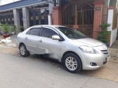 Gia đình bán Toyota Vios 2010, màu bạc 