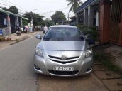 Gia đình bán Toyota Vios 2010, màu bạc 