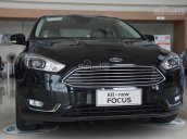 Bán Ford Focus 4D Titanium 1.5L Ecoboost đời 2018, màu đen, giá tốt trả góp lên tới 80%