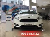 Bán ô tô Ford Focus 5D Sport 1.5L Ecoboost Trend đời 2018, màu trắng, giá chỉ 570 triệu có đàm phán