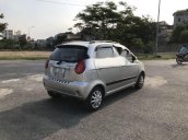 Bán Chevrolet Spark đời 2010, màu bạc xe gia đình, 125tr