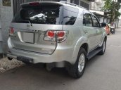 Cần bán gấp Toyota Fortuner G đời 2014, màu bạc xe gia đình giá tốt