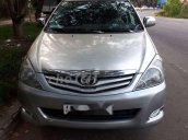 Cần bán lại xe Toyota Innova năm sản xuất 2011, màu bạc, giá tốt