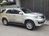 Cần bán gấp Toyota Fortuner G đời 2014, màu bạc xe gia đình giá tốt