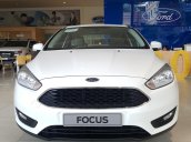 Bán xe Ford Focus trend sản xuất 2018, màu trắng giá cạnh tranh