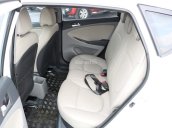 Bán ô tô Hyundai Accent 1.4AT sản xuất năm 2015, màu trắng, nhập khẩu nguyên chiếc