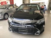 Bán Toyota Camry đời 2018, màu đen