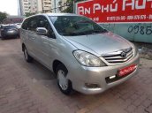 Cần bán Toyota Innova đời 2010, màu bạc