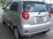 Gia đình bán xe Chevrolet Spark 2009, màu bạc  