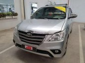 Bán Toyota Innova đời 2015, màu bạc