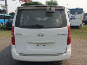 Cần bán xe Hyundai Starex năm sản xuất 2016, màu trắng, 9 chỗ máy xăng